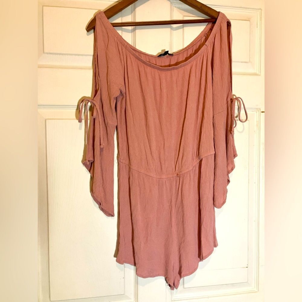 Ambiance, short romper, cut out sleeves, excellent condition, large